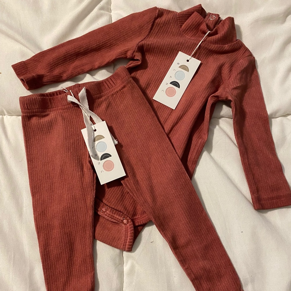 NWT Coco Blanc *12/18* Month Onesie Set - Mauve